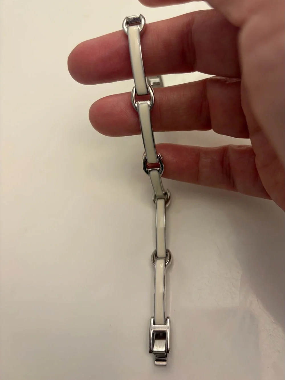 Anne Klein Silver-Tone White Enamel Bracelet 7 inch clasp closure Clean elegant